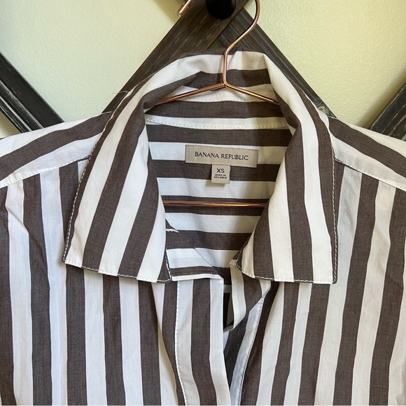 Banana Republic Brown and White Button Down Shirt - Picture 6 of 16